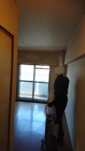 神戸市の孤独死現場の殺菌消臭作業を行いました。